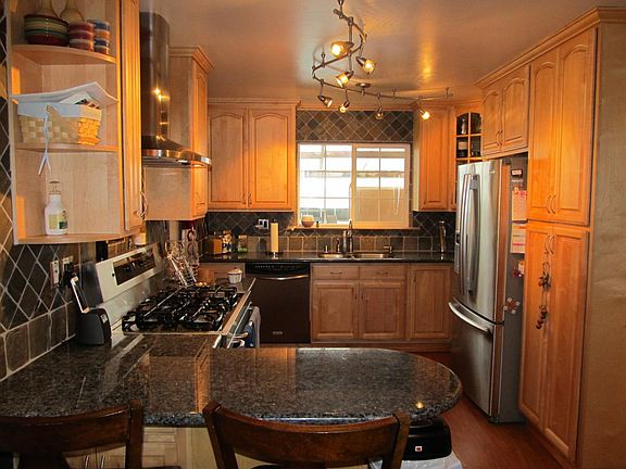 3rd image of 2684 Alderwood Dr