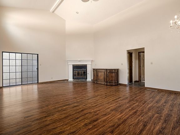 4th image of 10525 Malaguena Ln NE
