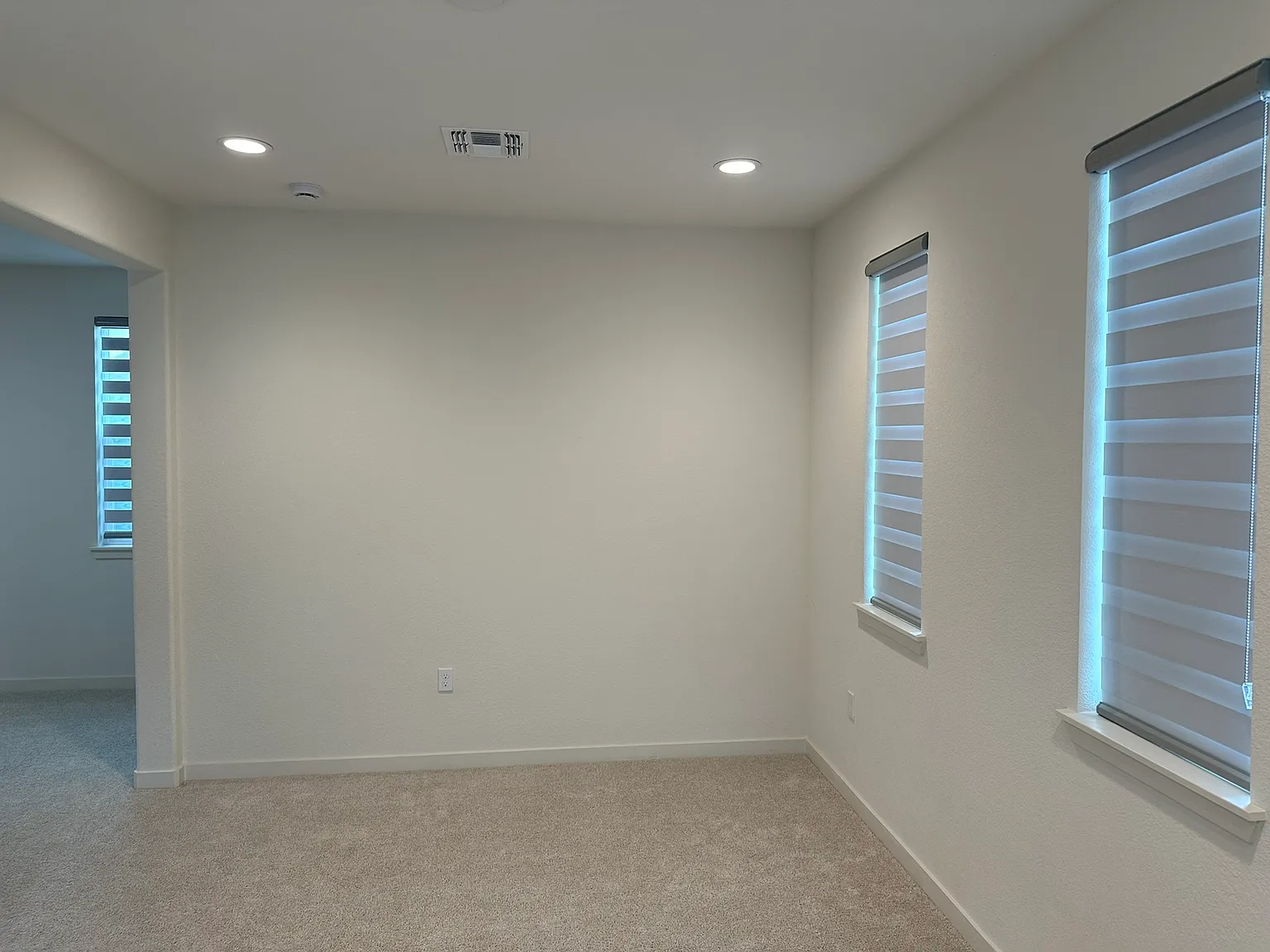3099 Paxton St — Photo 3