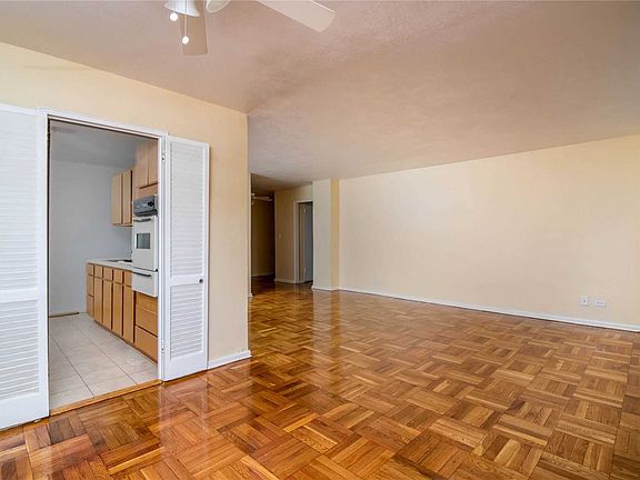 3rd image of 89-100 170th St Unit 3M