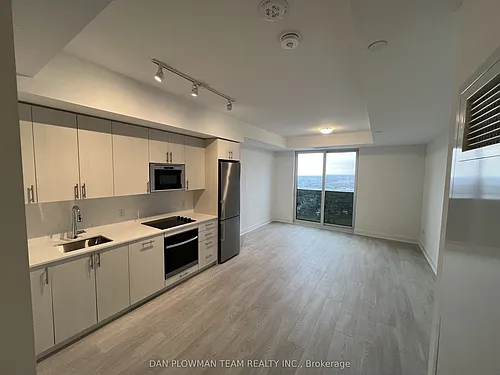 2545 Simcoe St N Photo 1