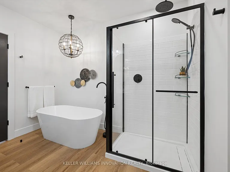 215 Winstanley St — Photo 29