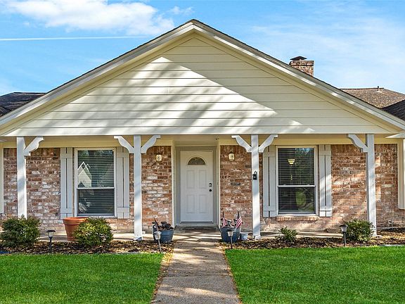 2nd image of 3202 Springhill Dr