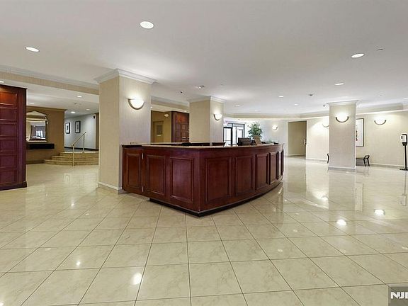 4th image of 2200 Central Rd #3U