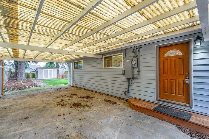 4 bed, 2.0 bath, 2256 sqft, $3,295 — Photo 4