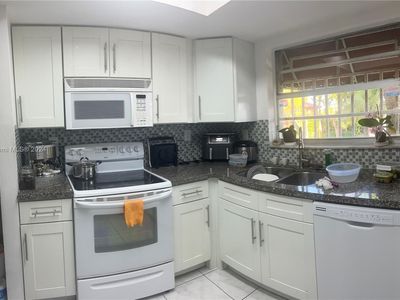 11001 NW 7th St APT 201-7, Miami, FL, 33172