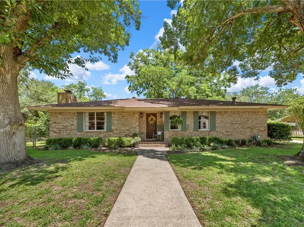 1707 N Hoover Ave, Cameron, TX 76520