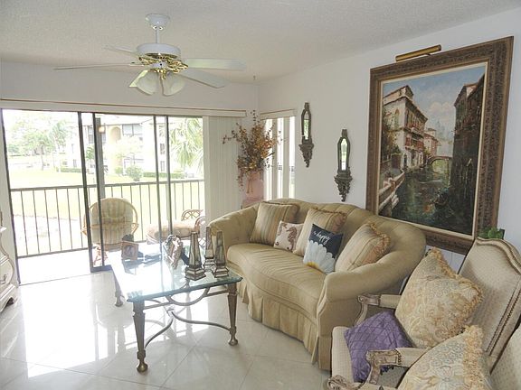 5th image of 810 Sky Pine Way #F2