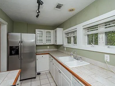 1960 McDowell St — Photo 13
