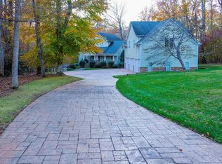 393 Harbor Dr, Macon, NC 27551
