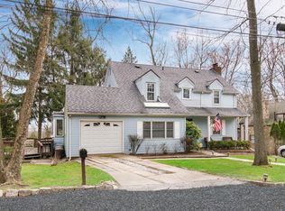 254 London Rd, Staten Island, NY 10306