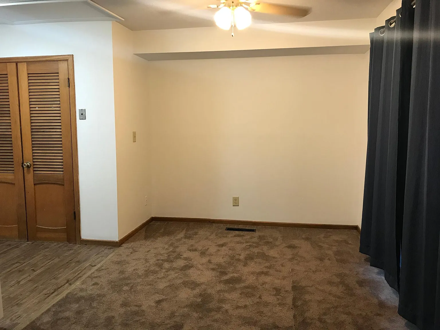 2 bed, 700 sqft, $1,050 — Photo 1