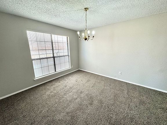 4th image of 402 Wolfe St