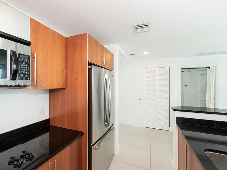 300 S Biscayne Blvd #T-2814 — Photo 9