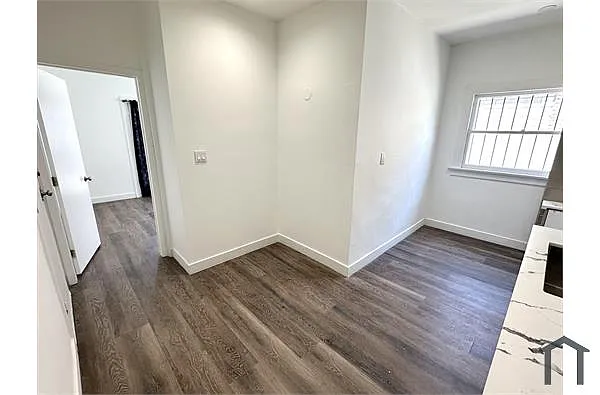 Building Photo - 1316 S Mariposa Ave #101