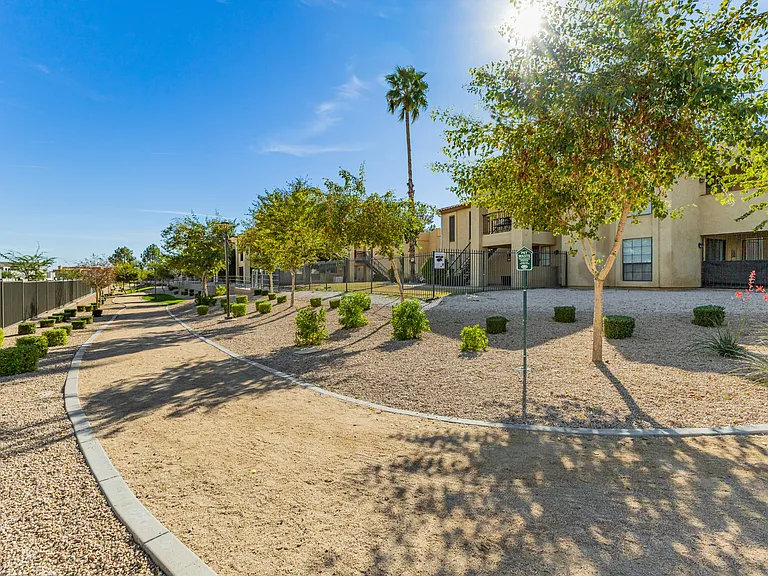 2265 W Echo Ln — Photo 37