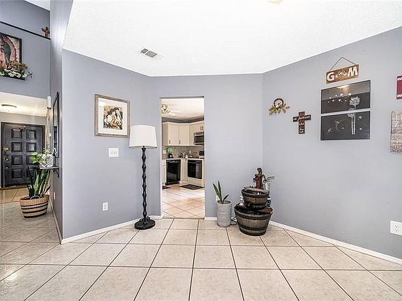 3rd image of 100 Coralwood Cir