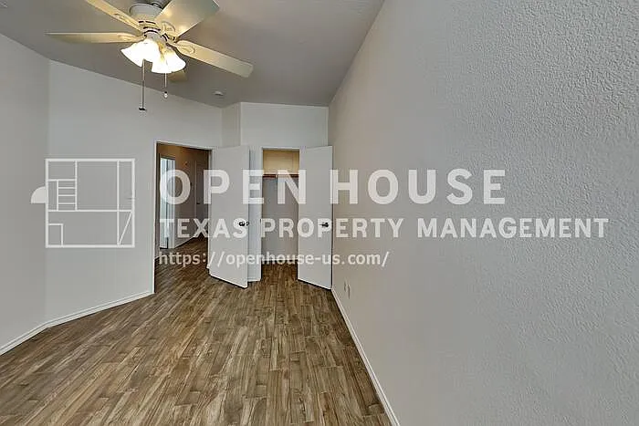 828 Pebblecreek Dr — Photo 29