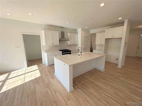4th image of 9400 Kinnerton Dr