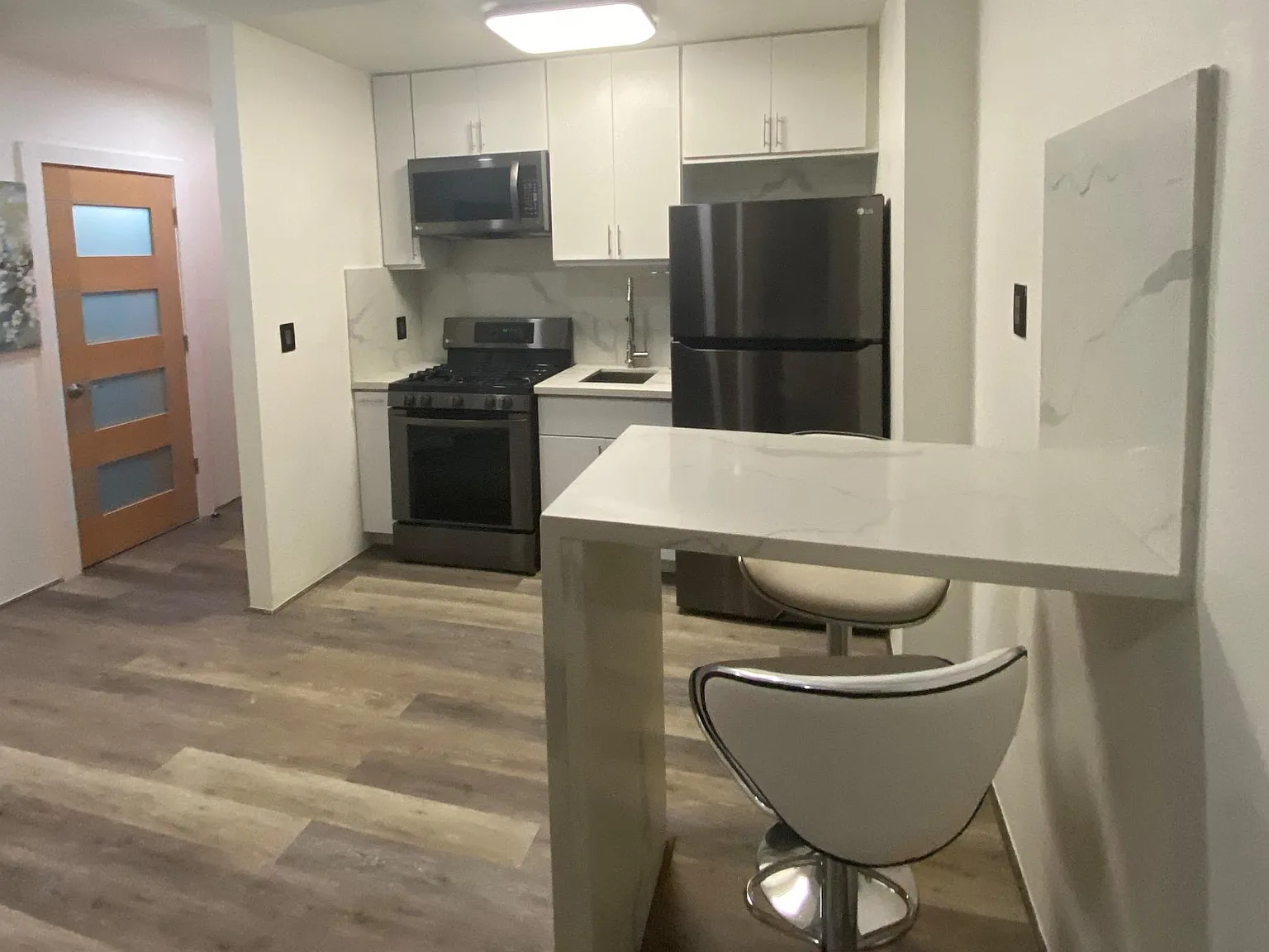 1 bed, 450 sqft, $1,695 — Photo 3