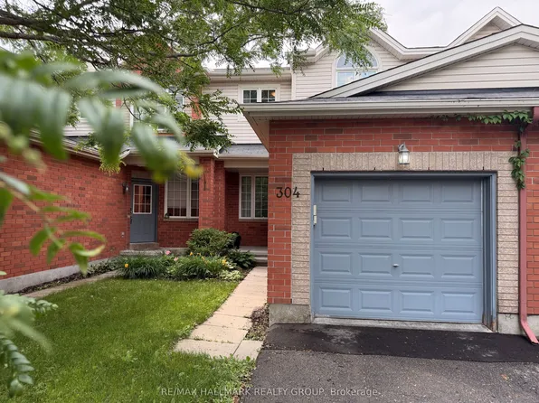 304 Applecross Cres, Ottawa, ON K2K 0C4