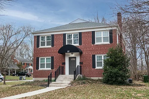 27 Oxford Dr #1 Photo 1