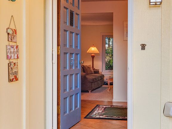2nd image of 11816 NE 37th St
