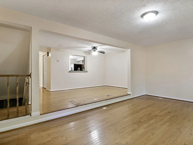 8122 Greenspring Valley Rd — Photo 5