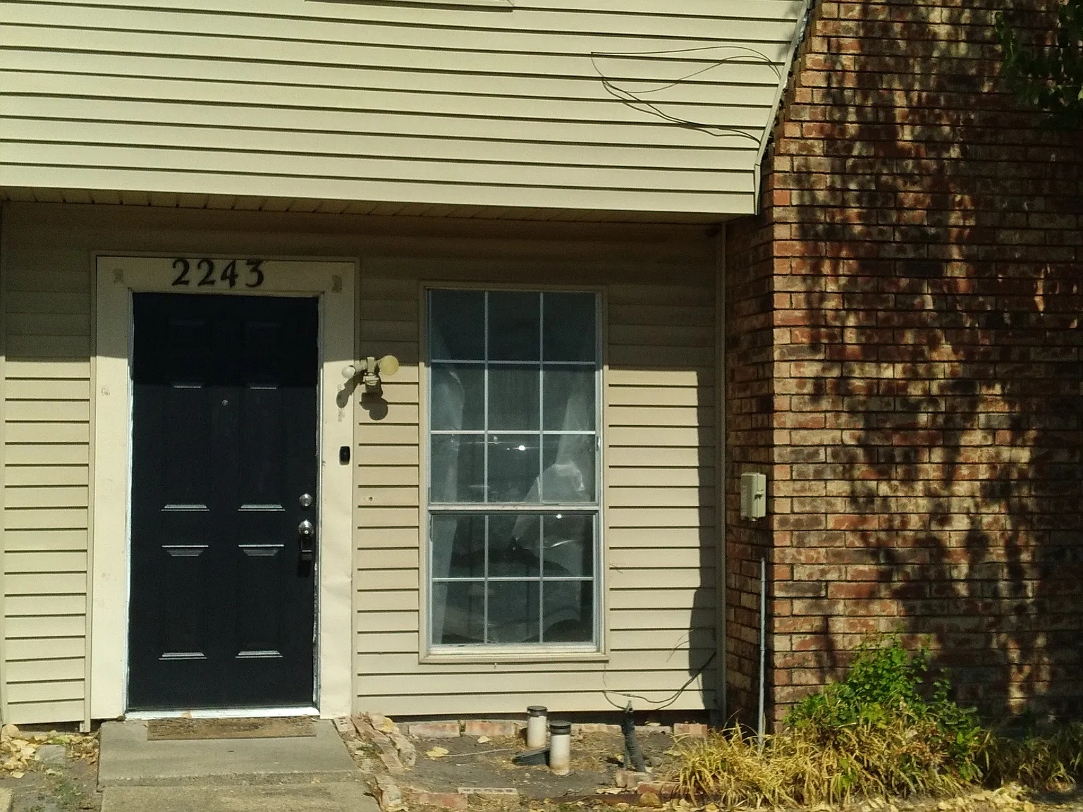 2 bed, 1.5 bath, 915 sqft, $1,500 — Photo 2