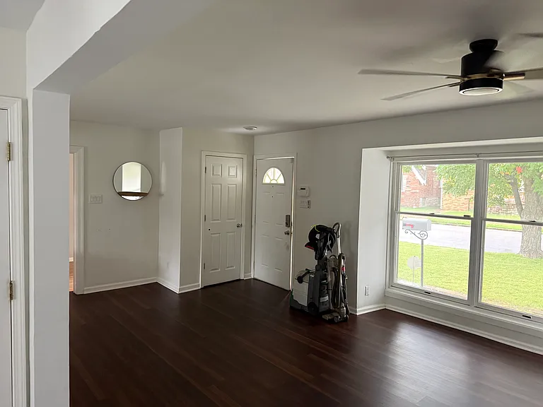 4048 Blow St — Photo 3
