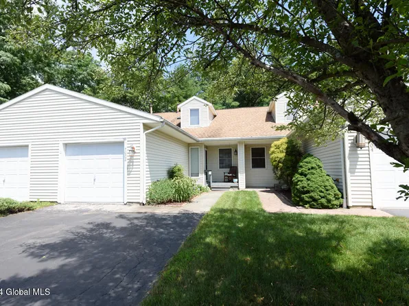 7002 Suzanne Lane, Schenectady, NY 12303