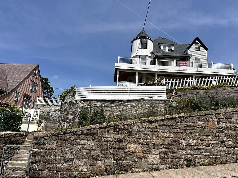 94 Beacon Hill Ave #1 — Photo 1