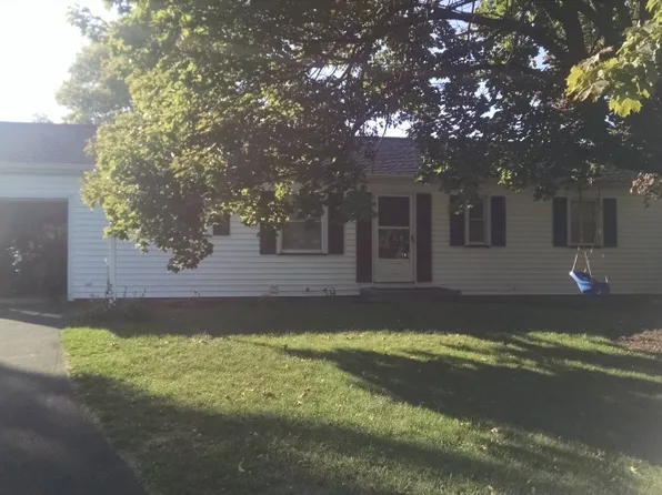 49 Navajo Cir, Henrietta, NY 14467