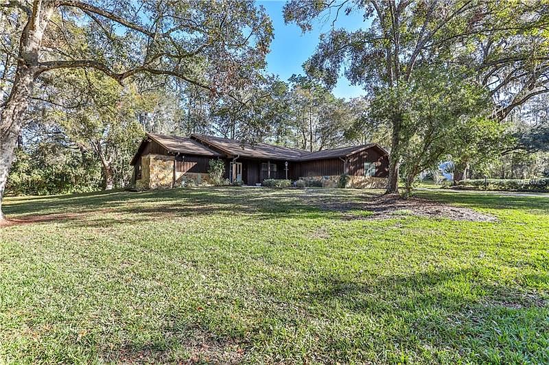 1st image of 616 Seven Oaks Ct