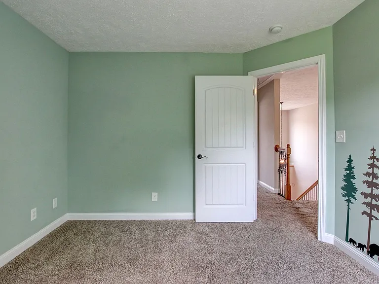 716 Cavalier Dr — Photo 67