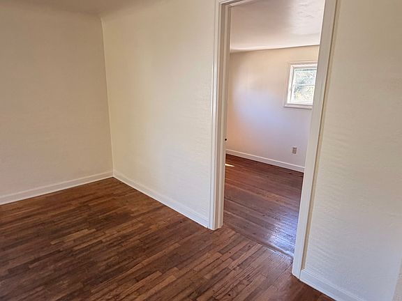3rd image of 110 McClure Ln
