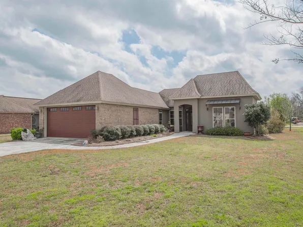 300 Fleur De Lis Dr W, Sterlington, LA 71280