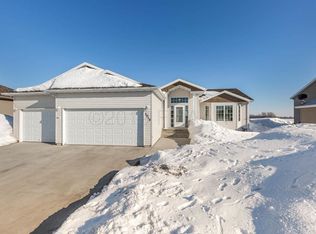 3812 10th Ave S, Moorhead, MN 56560