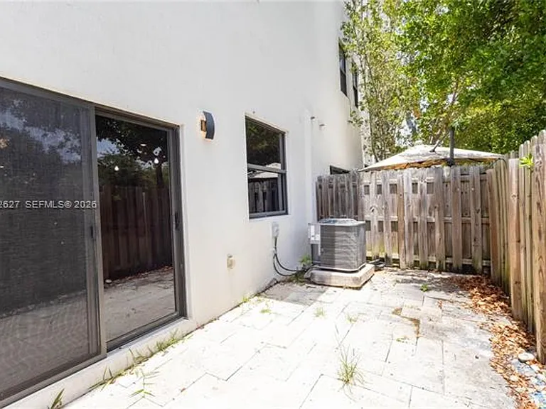 10407 NW 82nd St #CU-12 — Photo 14
