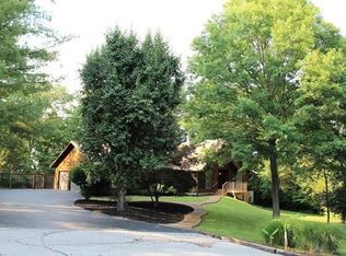 299 Glyn Cagny Rd, Ballwin, MO 63021