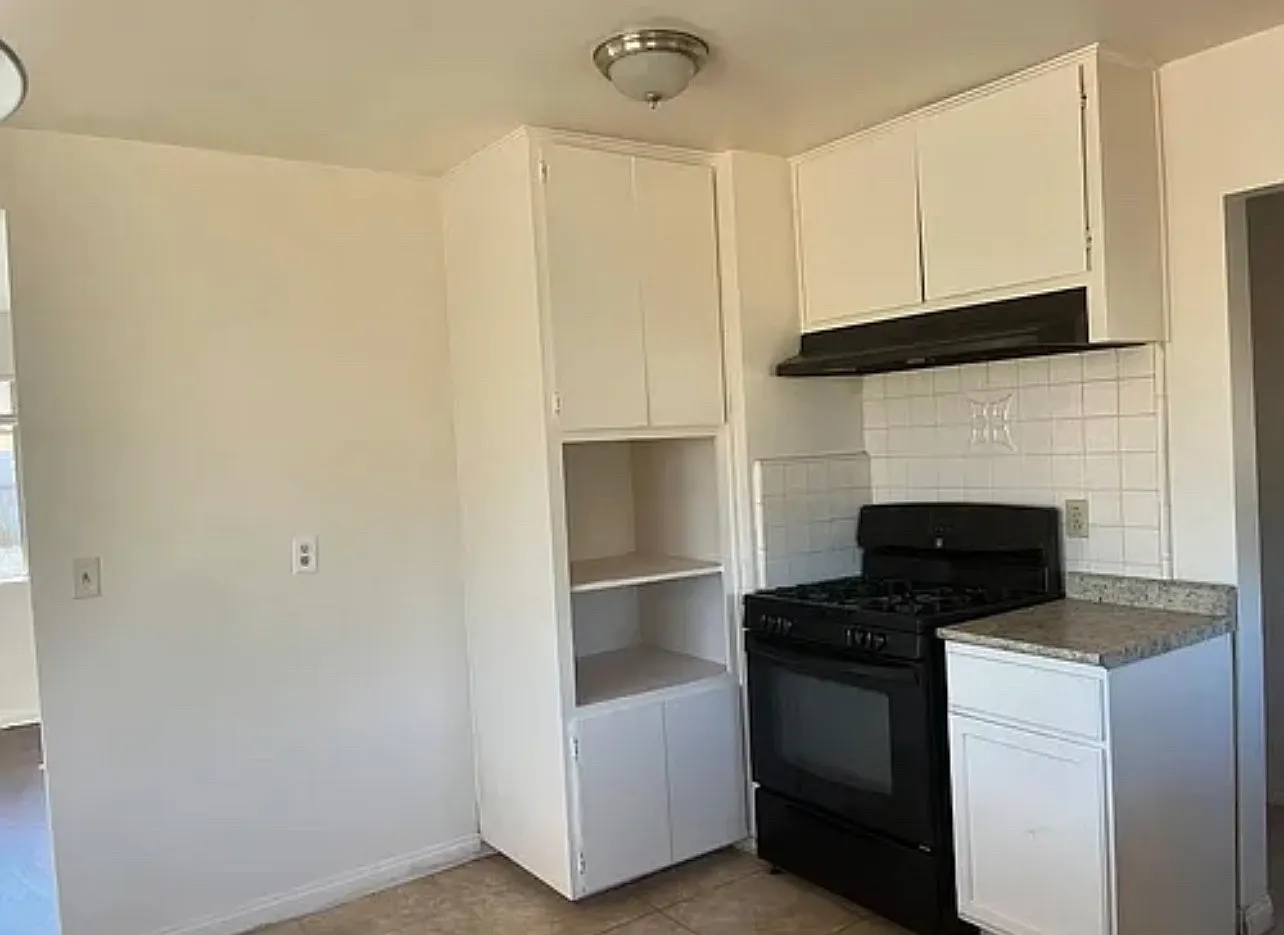 2 bed, 816 sqft, $1,600 — Photo 2