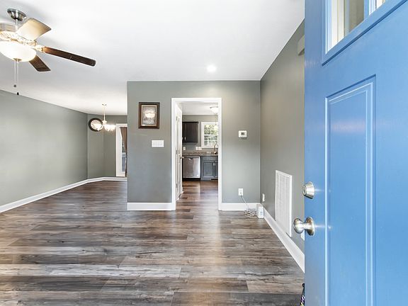 2nd image of 185 Bonnell Dr