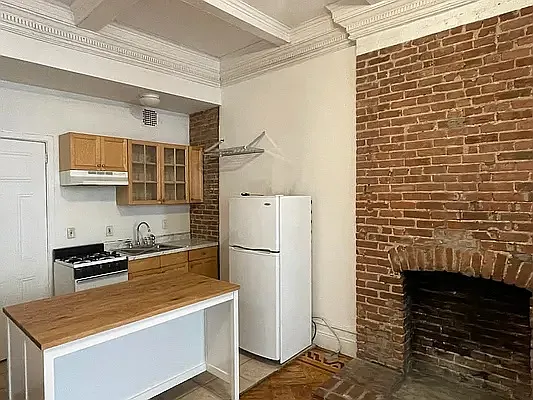 Rented by Compass | media 10