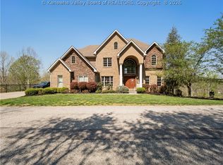 197 Saint Andrews Dr, Barboursville, WV 25504