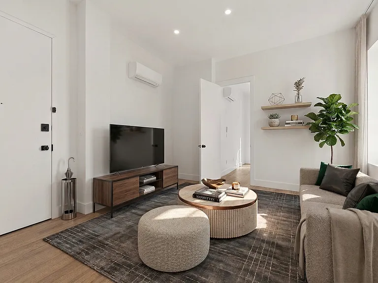 379 Hawthorne St #1P — Photo 2