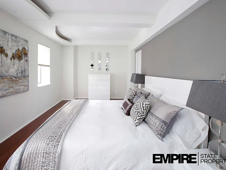 150 W 51st St #2102 — Photo 16