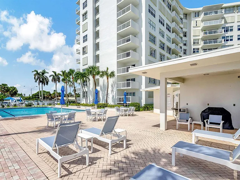 2600 N Flagler Dr #911 — Photo 40