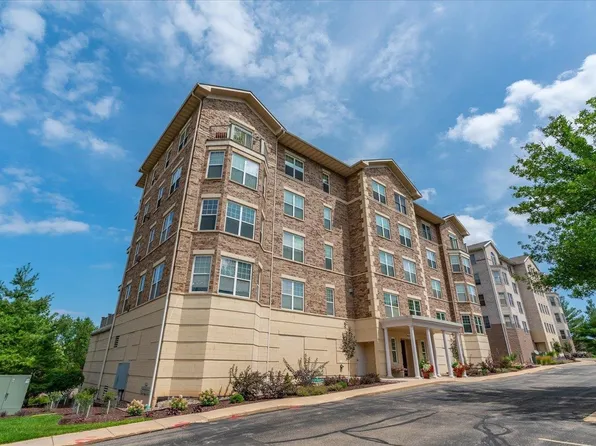 9213 Crosswinds Ln APT 201, Verona, WI 53593