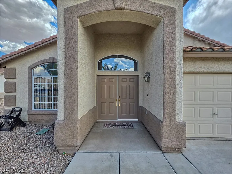 1037 Blue Lantern Dr — Photo 6
