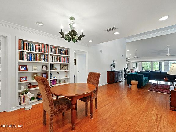 4th image of 3 LAKE JULIA Drive S